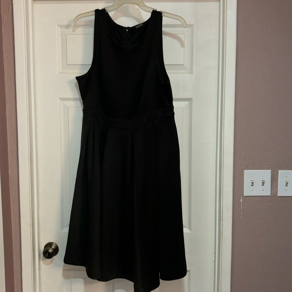 Torrid pleated skater midi dress with pockets